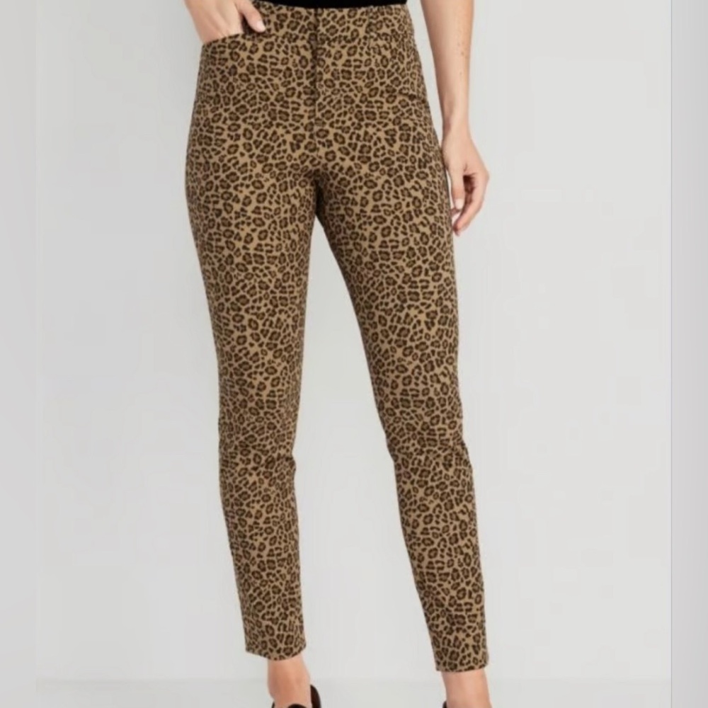 OLD NAVY HIGH-RISE PIXIE SKINNY PANTS